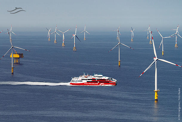 The "Halunder Jet" driving in the Offshore windfarm